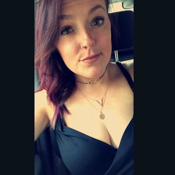 Meet your Posher, Ashley - Picture 1 of 1